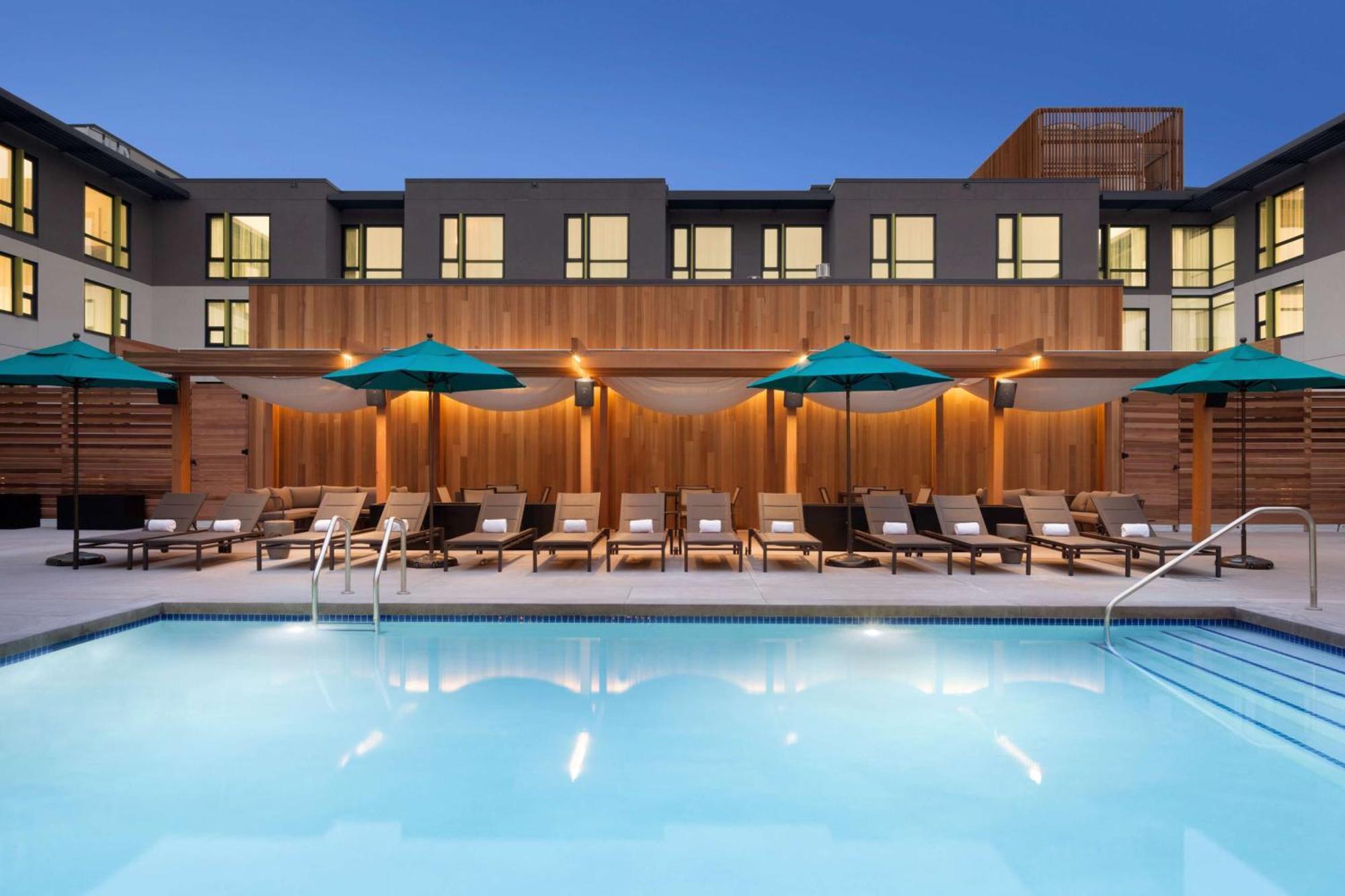 Hilton Garden Inn Боулдър Екстериор снимка